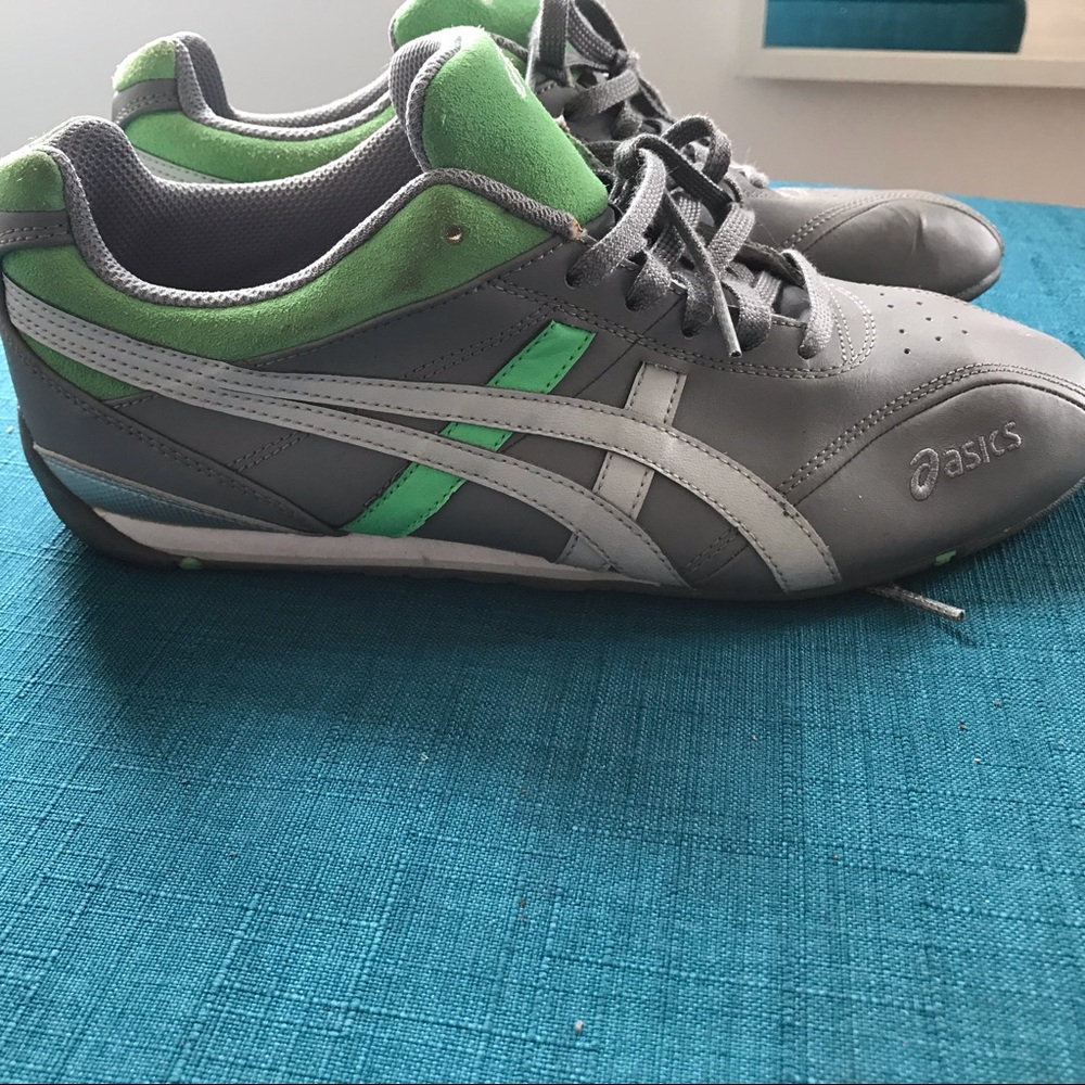 ASICS-size 9- GOOD CONDITION-gray